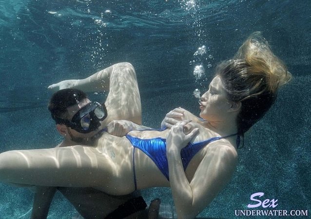 underwater blowjob boobs