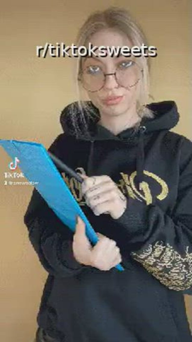 tiktok, blonde, camgirl, ass, glasses