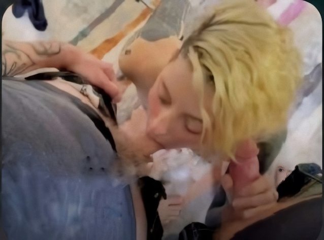 blowjob blonde threesome