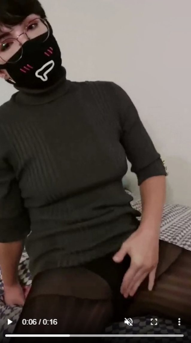 shorthair glasses masturbation