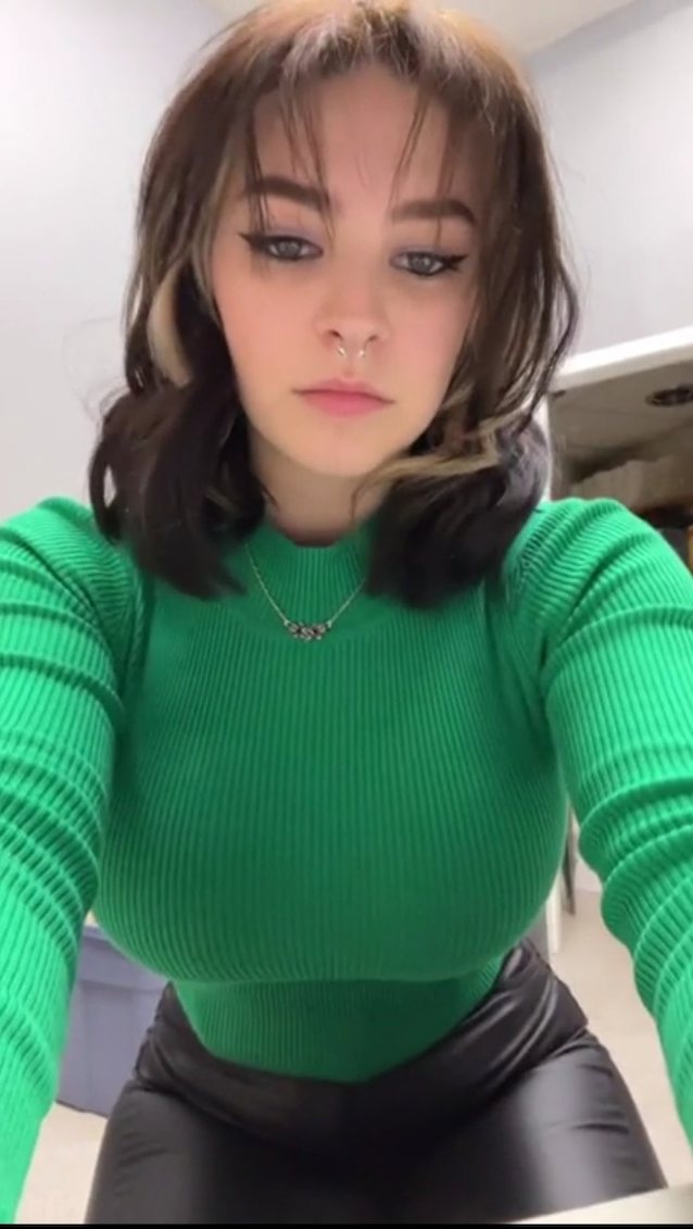 bigtits, green, jumper, brown, necklace