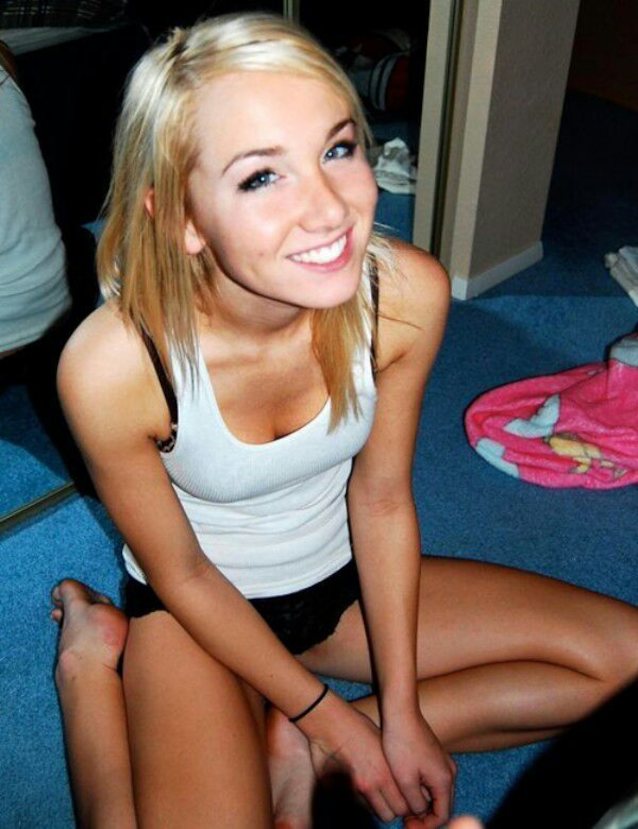 blonde amateur nonnude