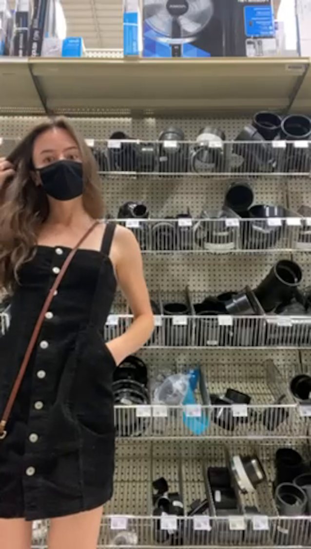 amateur petite brunette