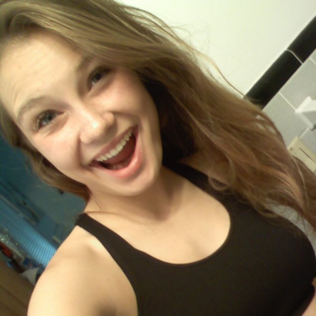 amateur brunette happy