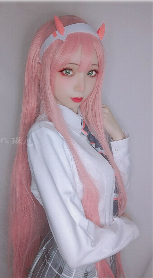 cosplay cosplayer zerotwo