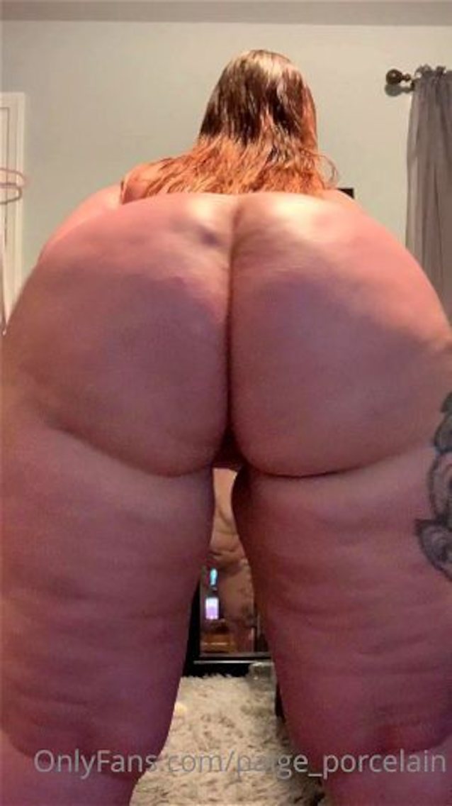 cellulite, mirror, onlyfans, tattoo