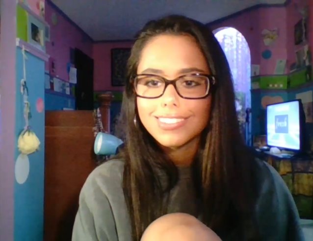 glasses camgirl livestream