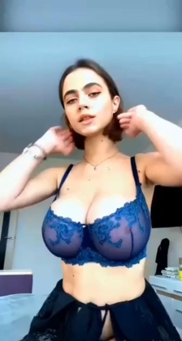 amateur big tits teen