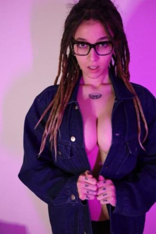 boobs, glasses, dreads