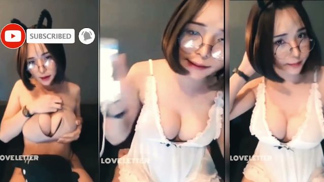 glasses, big tits, webcam, streamer