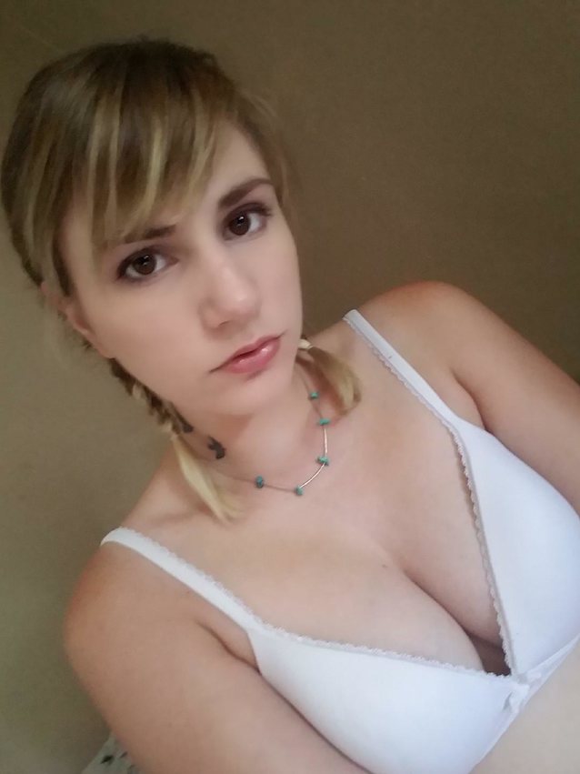 amateur big boobs blonde