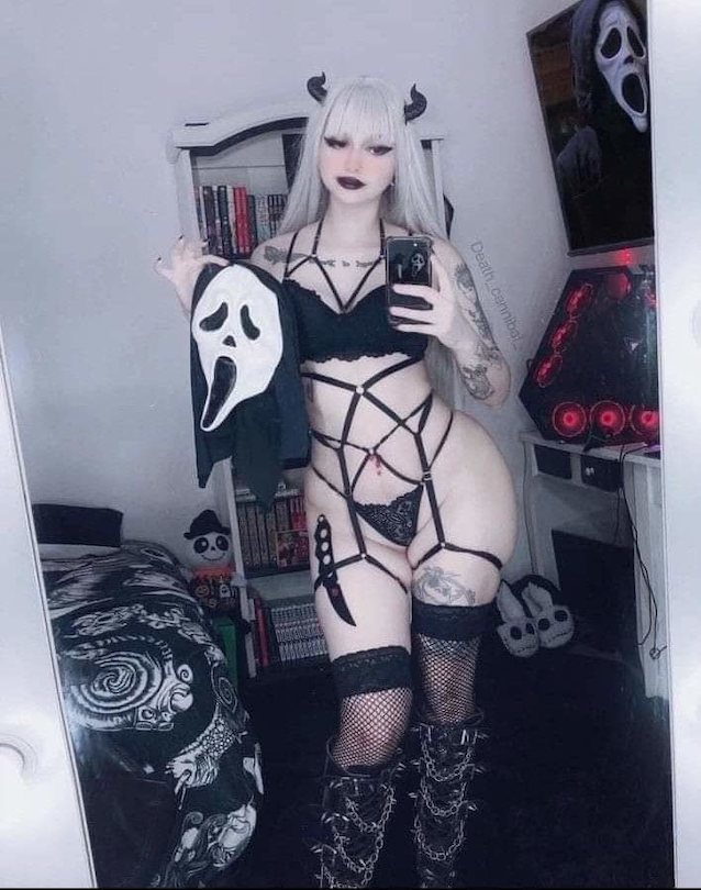 goth scream gothic