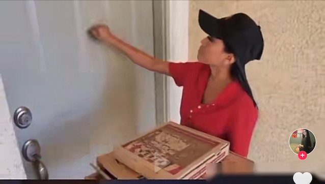 hot pizzadelivery teen