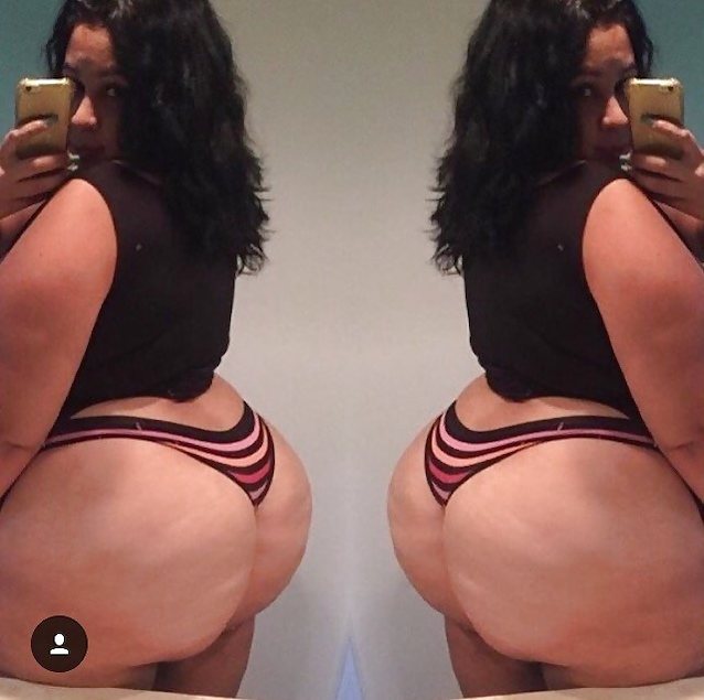 cellulite striped bikini selfie