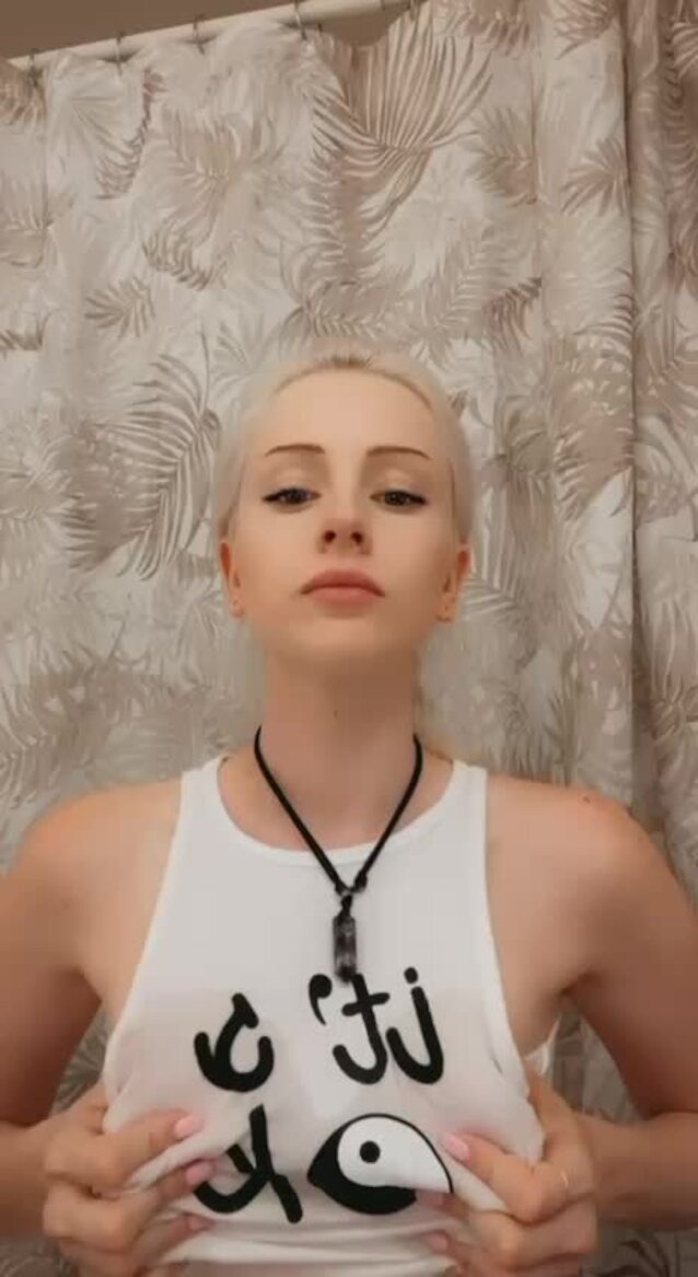 blonde amateur big tits