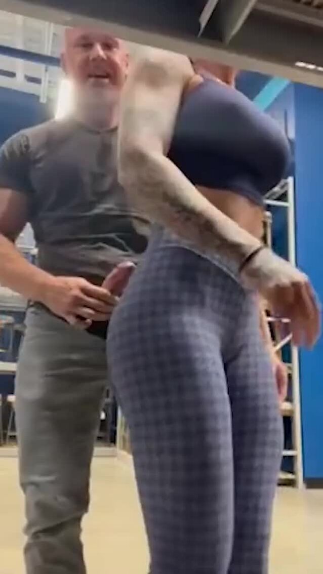 couple, public, fit, abs, cought