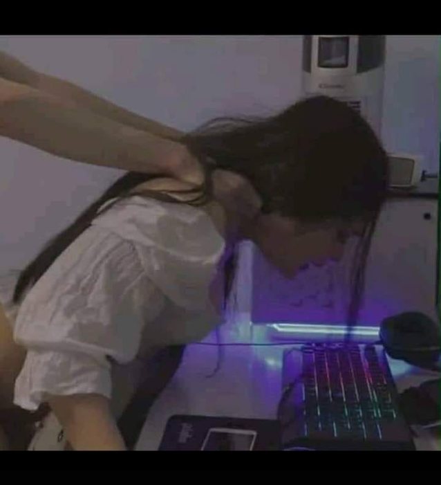 camgirl, computer, behind, webcam, brunette