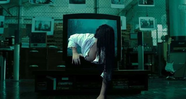 samara the ring cosplay