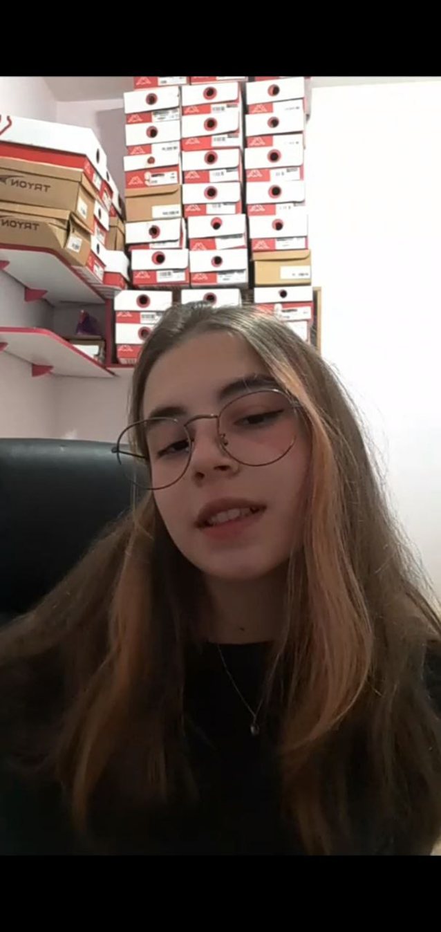 glasses camgirl cute