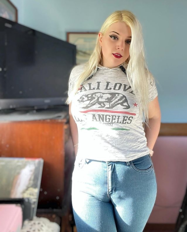 teen, blonde, shemale, bulge, jeans