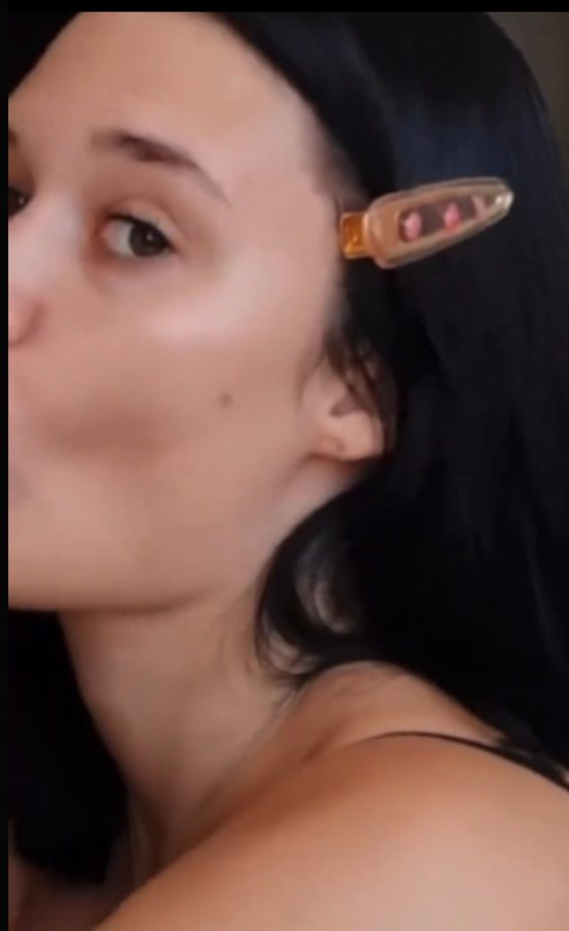 blowjob, petite, brunette, hair clip