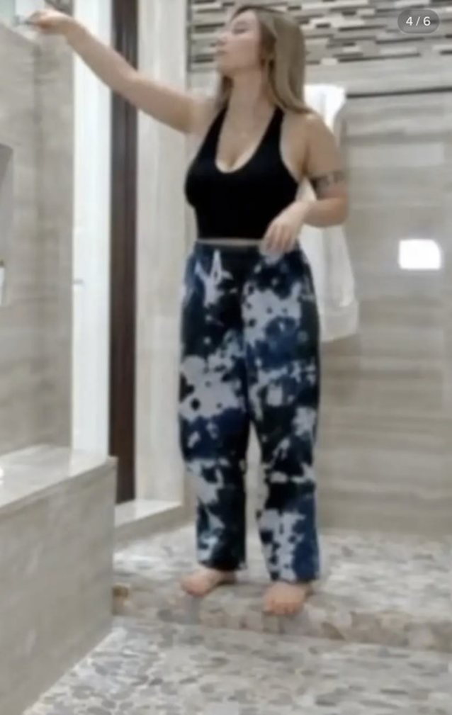 tiktok, busty, shower, glasses