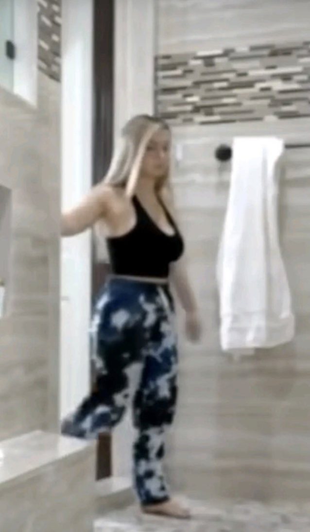 blonde camo shower