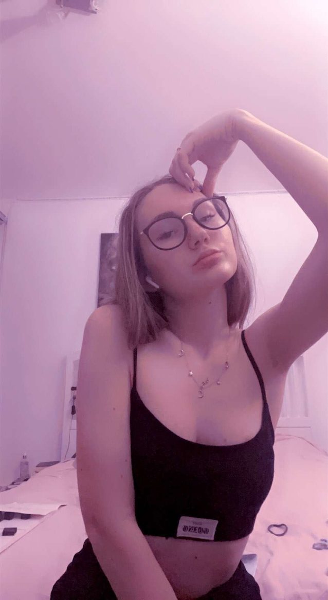 glasses blonde camgirl