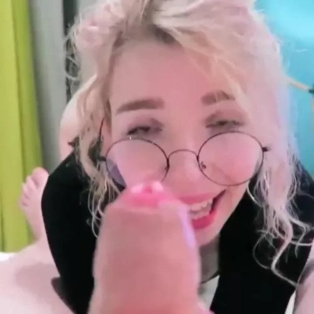 petite blowjob blonde