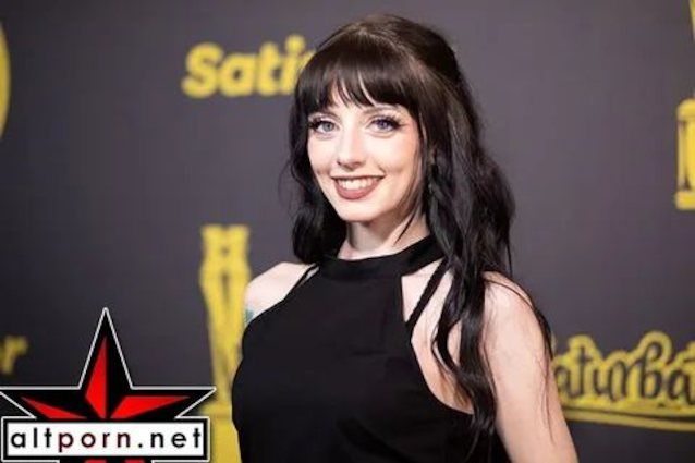 teen pale skin petite