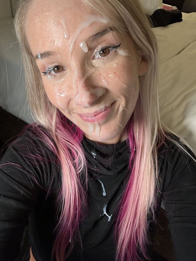 blonde cum facial