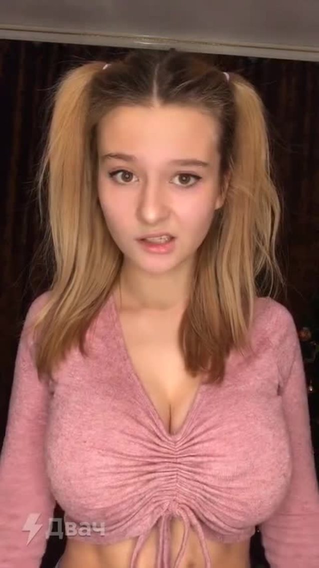 tik tok big tits blonde