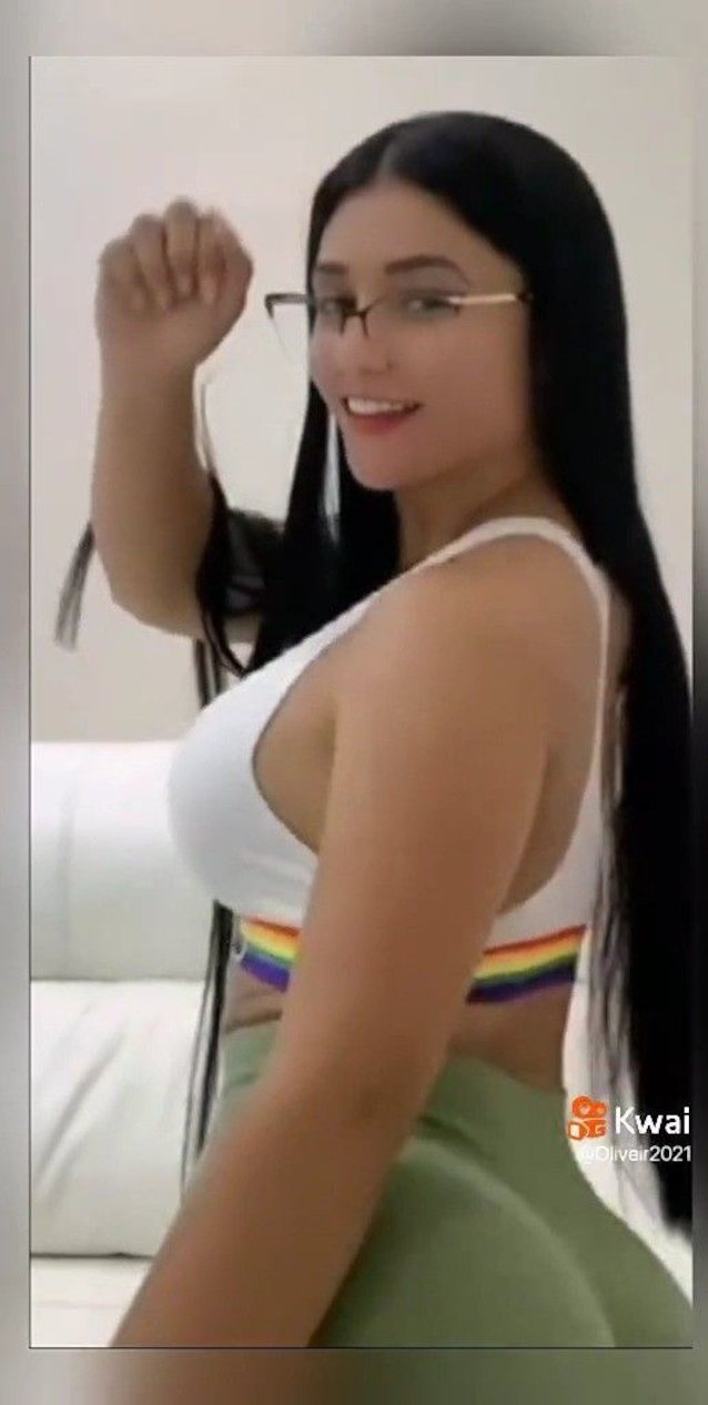 brunnette big ass glasses