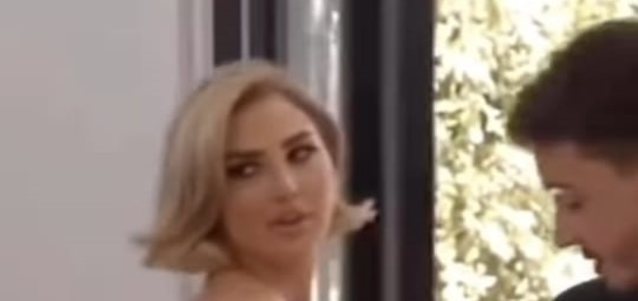 blonde whitepants nametheactor