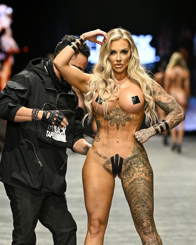blonde mode big tits