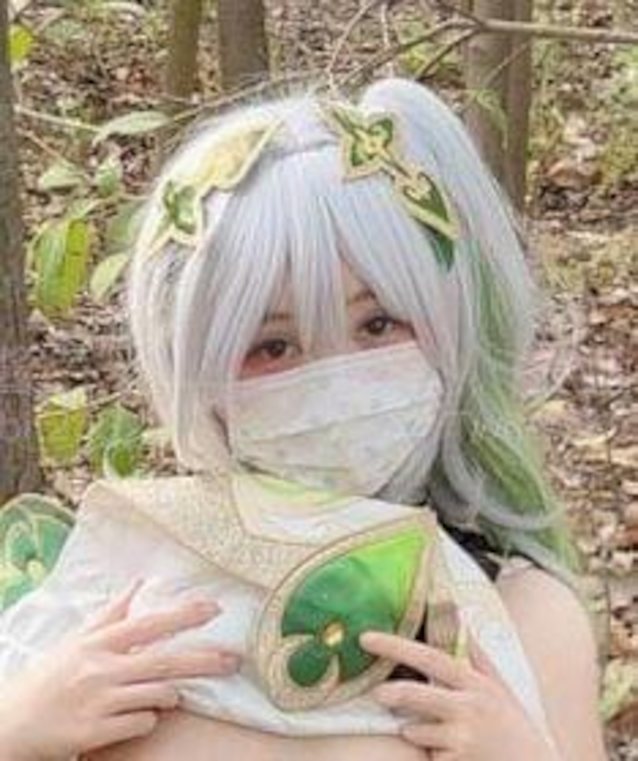 cosplay asian genshin