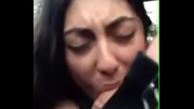 bruenette blowjob car