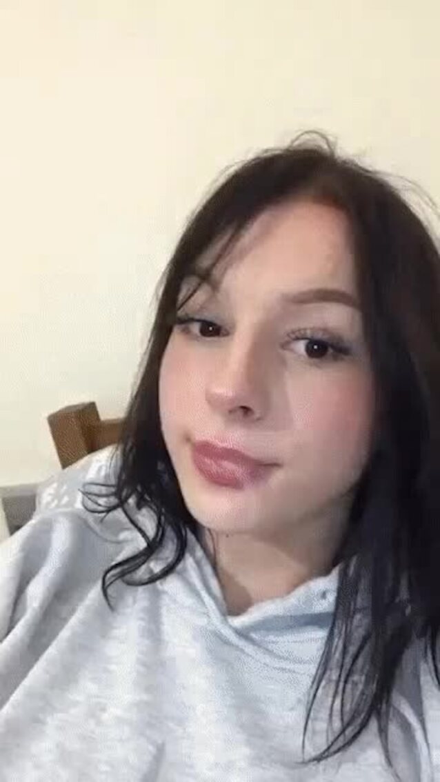 dark hair shemale masturbation