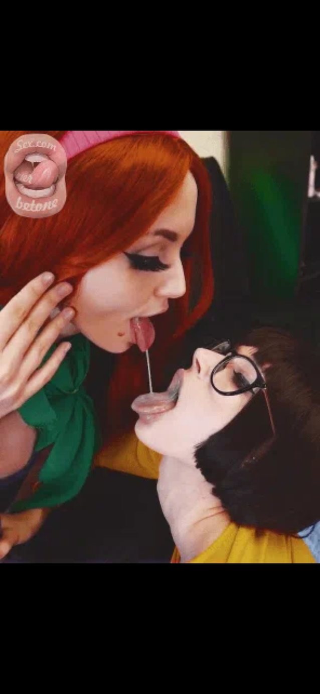 cosplay, kiss, kissing, spittle, lesbians