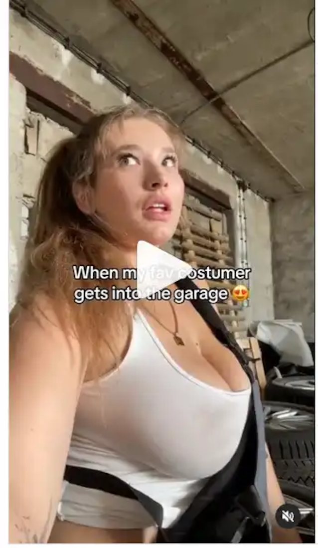 influencer sexy big tits