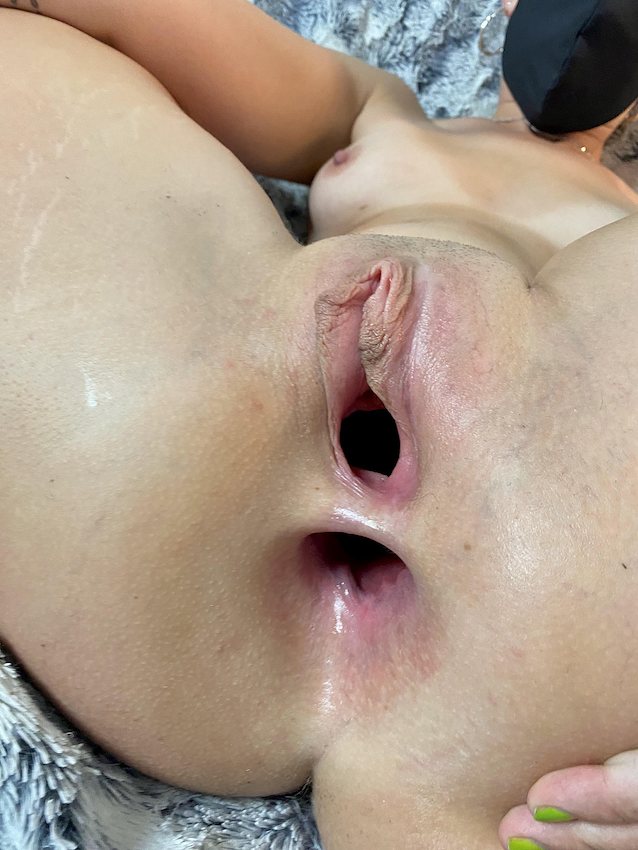 brunette teen holes
