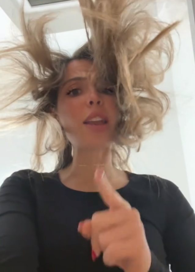 tiktok ass blonde
