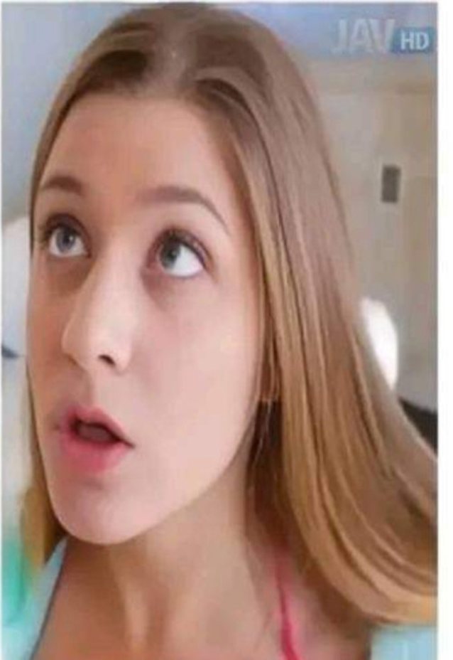 teen blonde beautiful