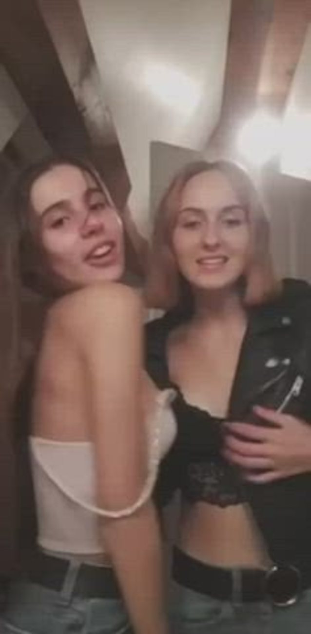 tiktok nipslip reddit