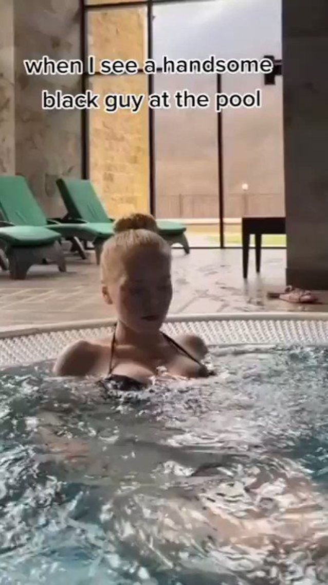 jacuzzi, blond, tits, big boobs, natural