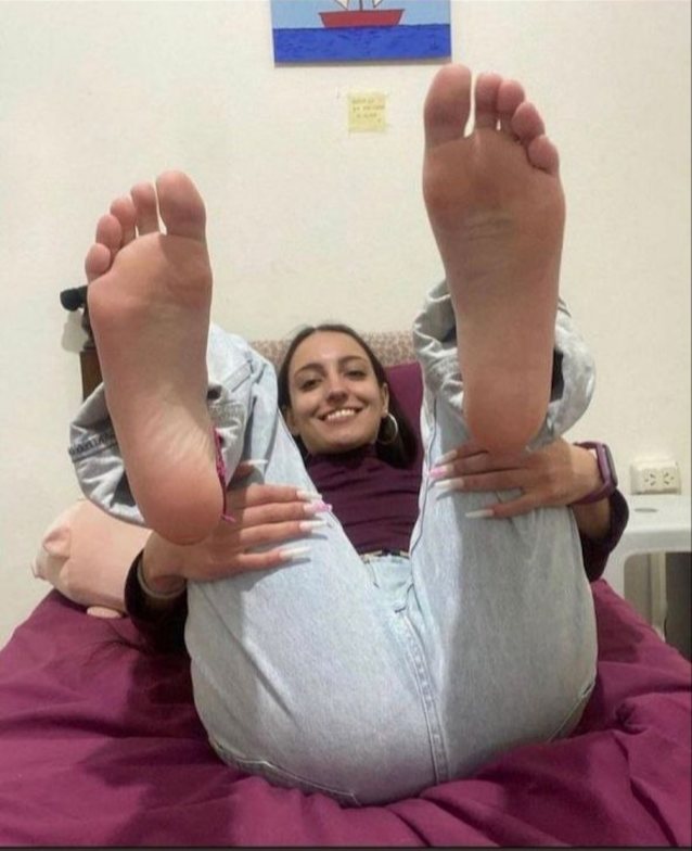 teen beautiful feet
