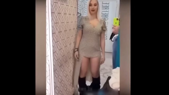 blonde solo big ass