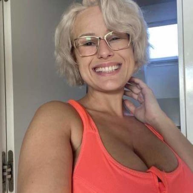 blonde, glasses, busty, selfie