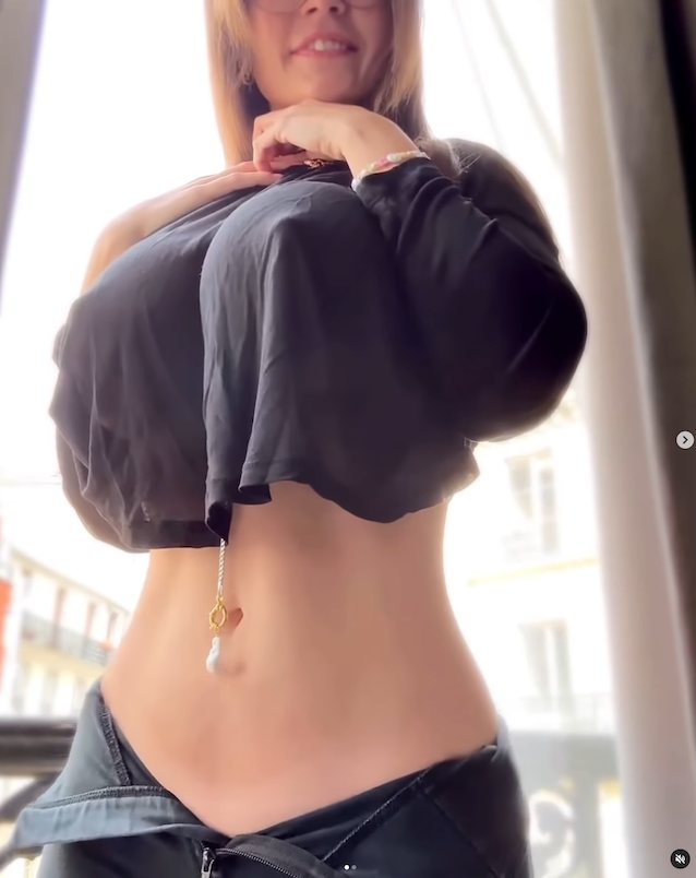 instagram, tits, blonde, big boobs, perfect body