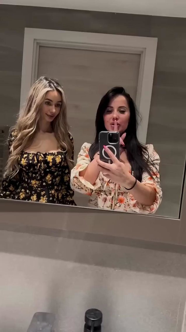 show tits toilet fun